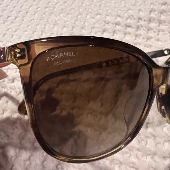 Authentic Chanel 5352 Polarized Tortoise Brown Chain Sunglasses - Picture 8 of 8